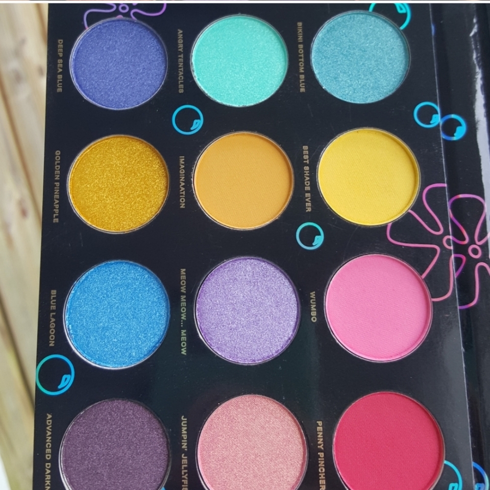 SPONGEBOB Bikini Bottom Eyeshadow Palette - Picture 9 of 16